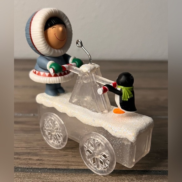 Hallmark Keepsake Ornament NEW 2021 Handcar High Jinks” Frosty & his penguin pal - Picture 5 of 10